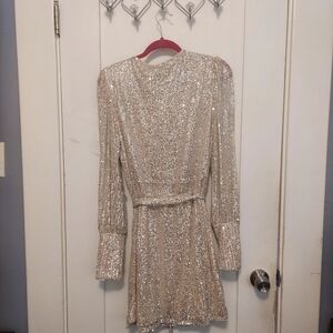 Woman Sequin long sleeve dress. R
